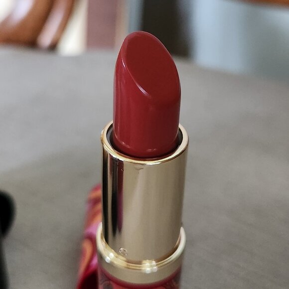 Lot of 4 Estee Lauder Lipsticks. 2 Pure Color Envy and 2 Special Limited Edition - Picture 3 of 6